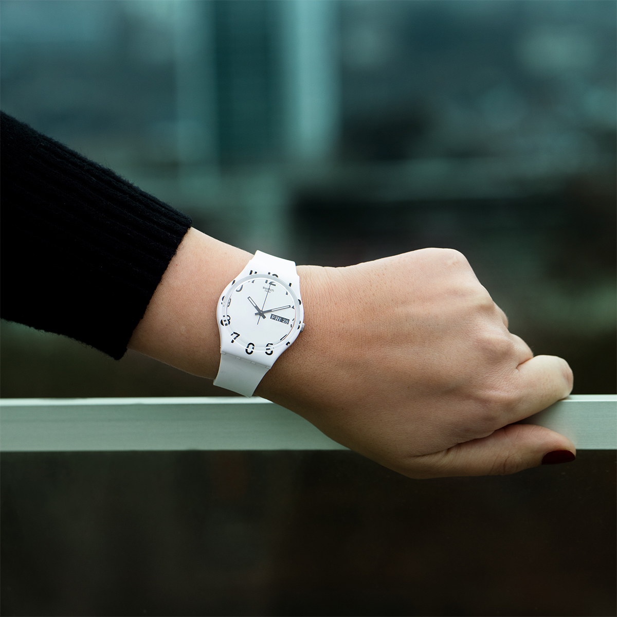 SWATCH Over White - Imagen 3